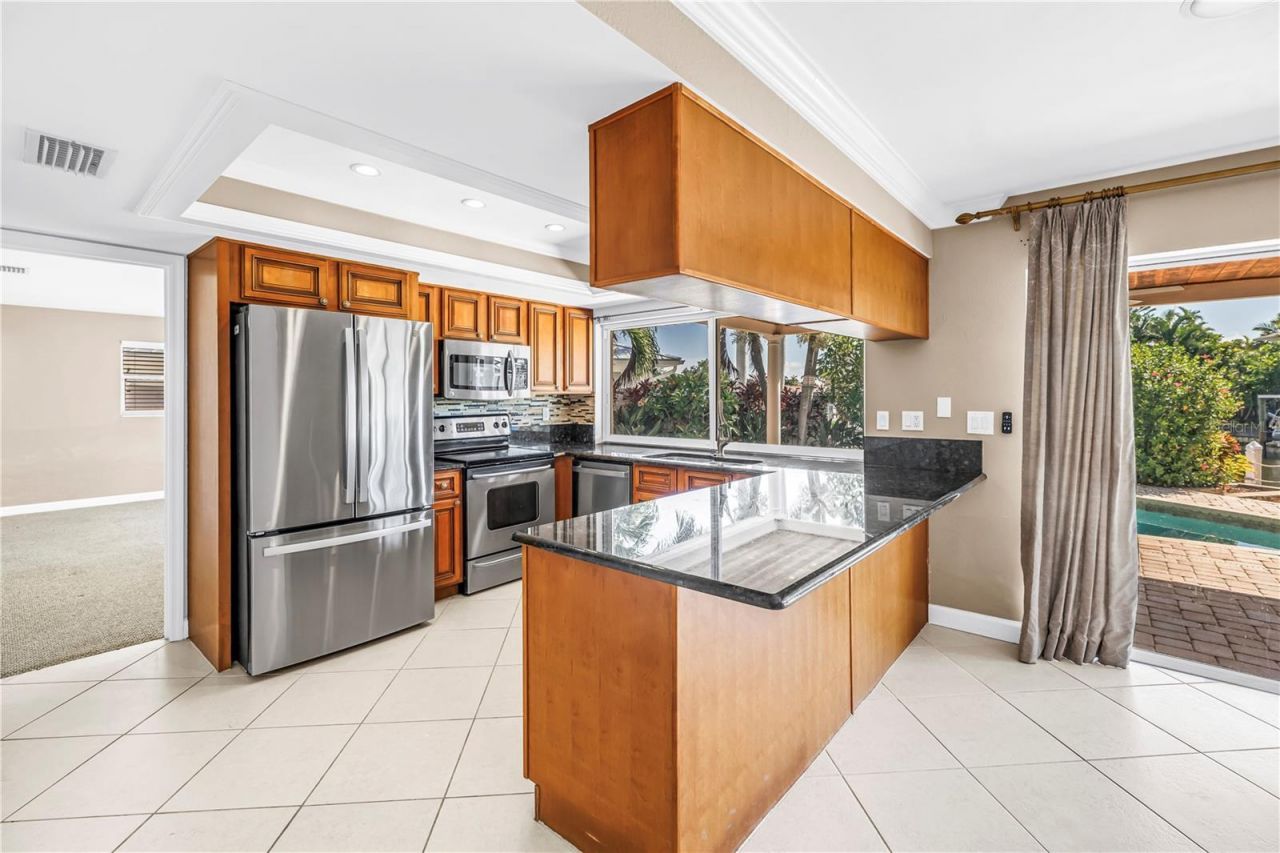 1820 Tanglewood Drive Ne, Saint Petersburg, FL 33702 Photo