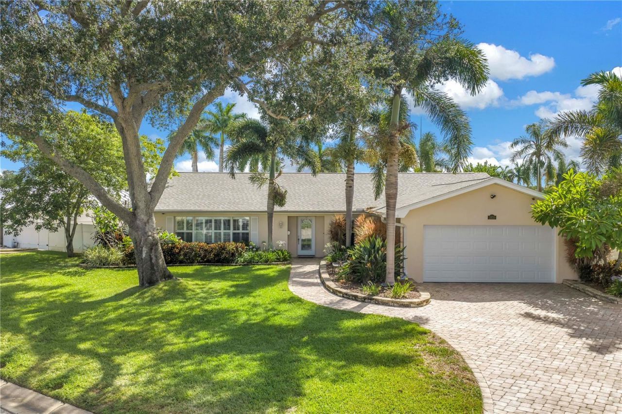 1820 Tanglewood Drive Ne, Saint Petersburg, FL 33702 Photo