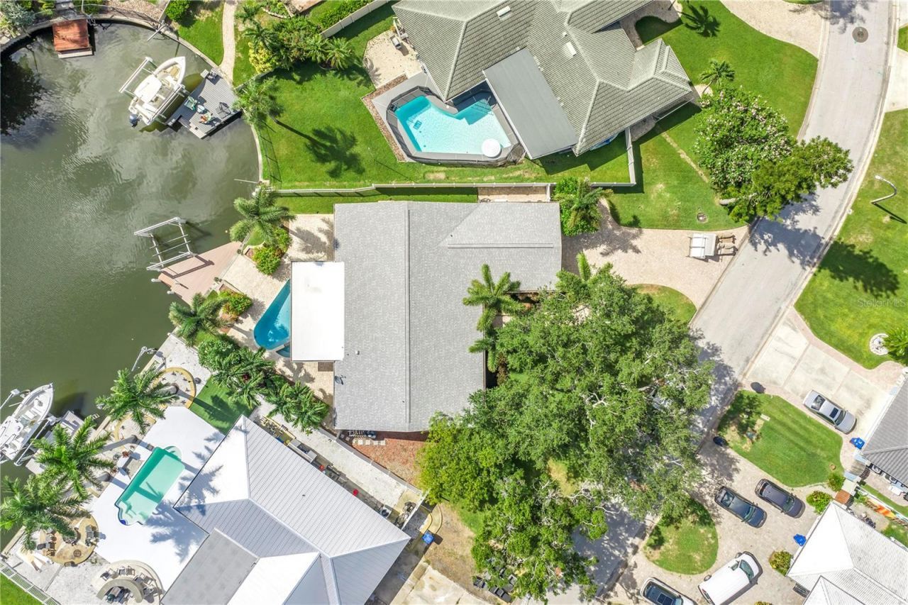 1820 Tanglewood Drive Ne, Saint Petersburg, FL 33702 Photo
