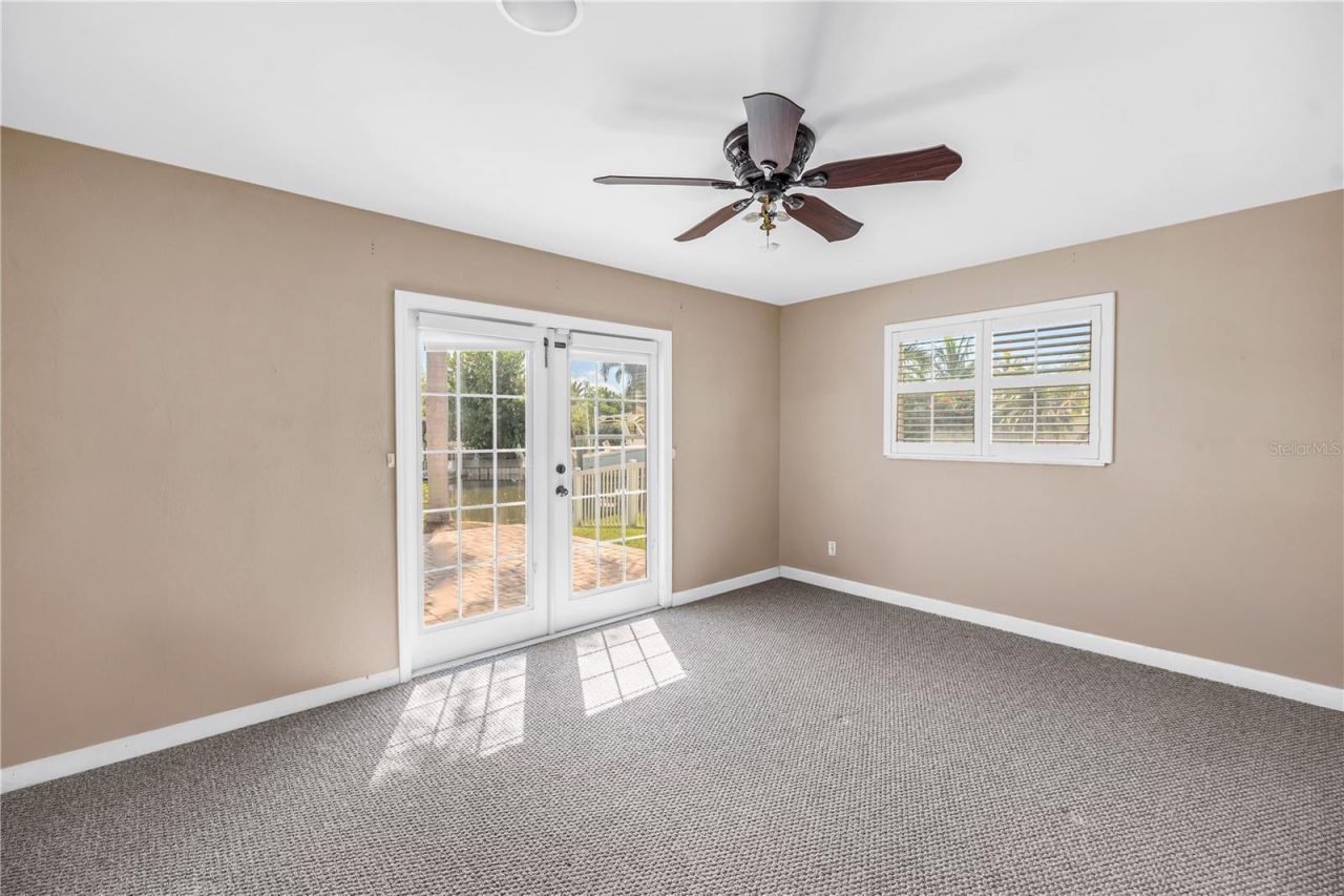 1820 Tanglewood Drive Ne, Saint Petersburg, FL 33702 Photo