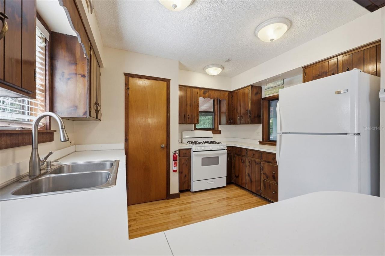 470 SW Santa Fe Drive, Fort White, FL 32038 Photo