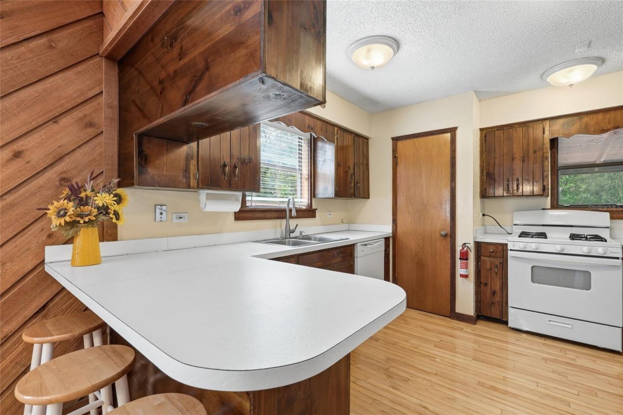 470 SW Santa Fe Drive, Fort White, FL 32038 Photo