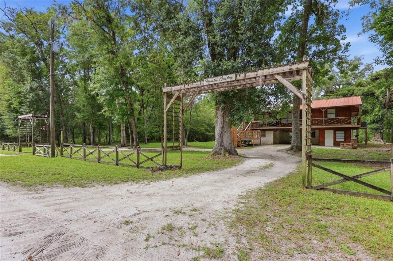 470 SW Santa Fe Drive, Fort White, FL 32038 Photo