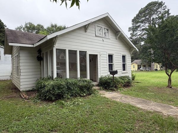 1533 Phillips Street , Arkadelphia, AR 71923
