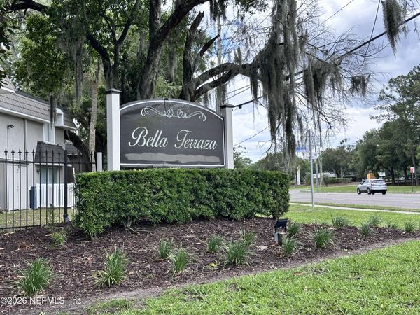 355 MONUMENT Road, Unit 12 A1, Jacksonville, FL 32225