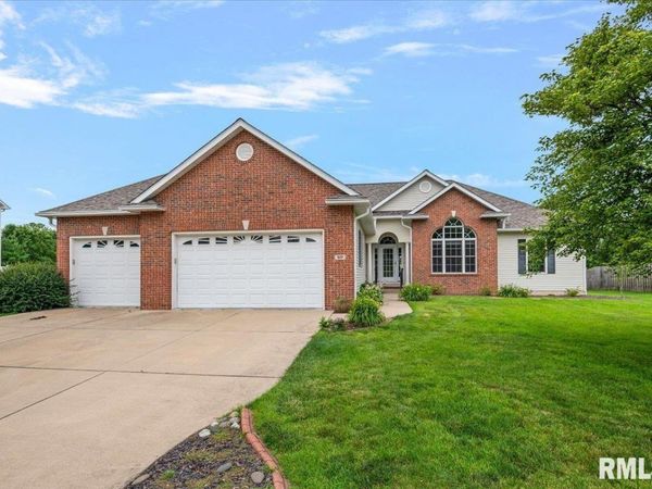 517 HEATHROW Lane, Rochester, IL 62563