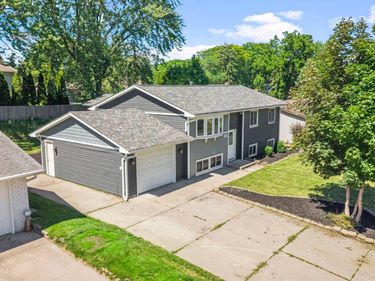2090 Carnelian Lane, Eagan, MN 55122