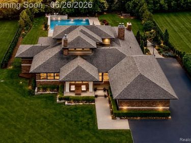 30442 S Greenbriar Road, Franklin Vlg, MI 48025