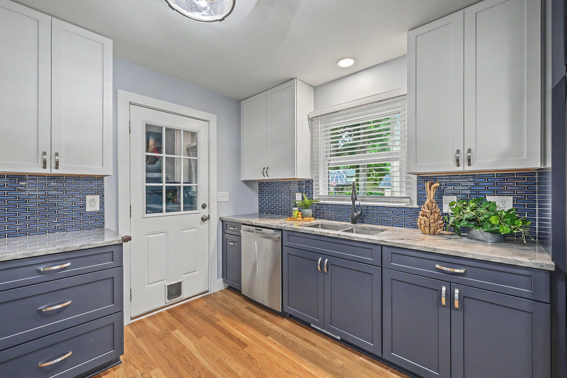2050 Bishop Drive Photo 13