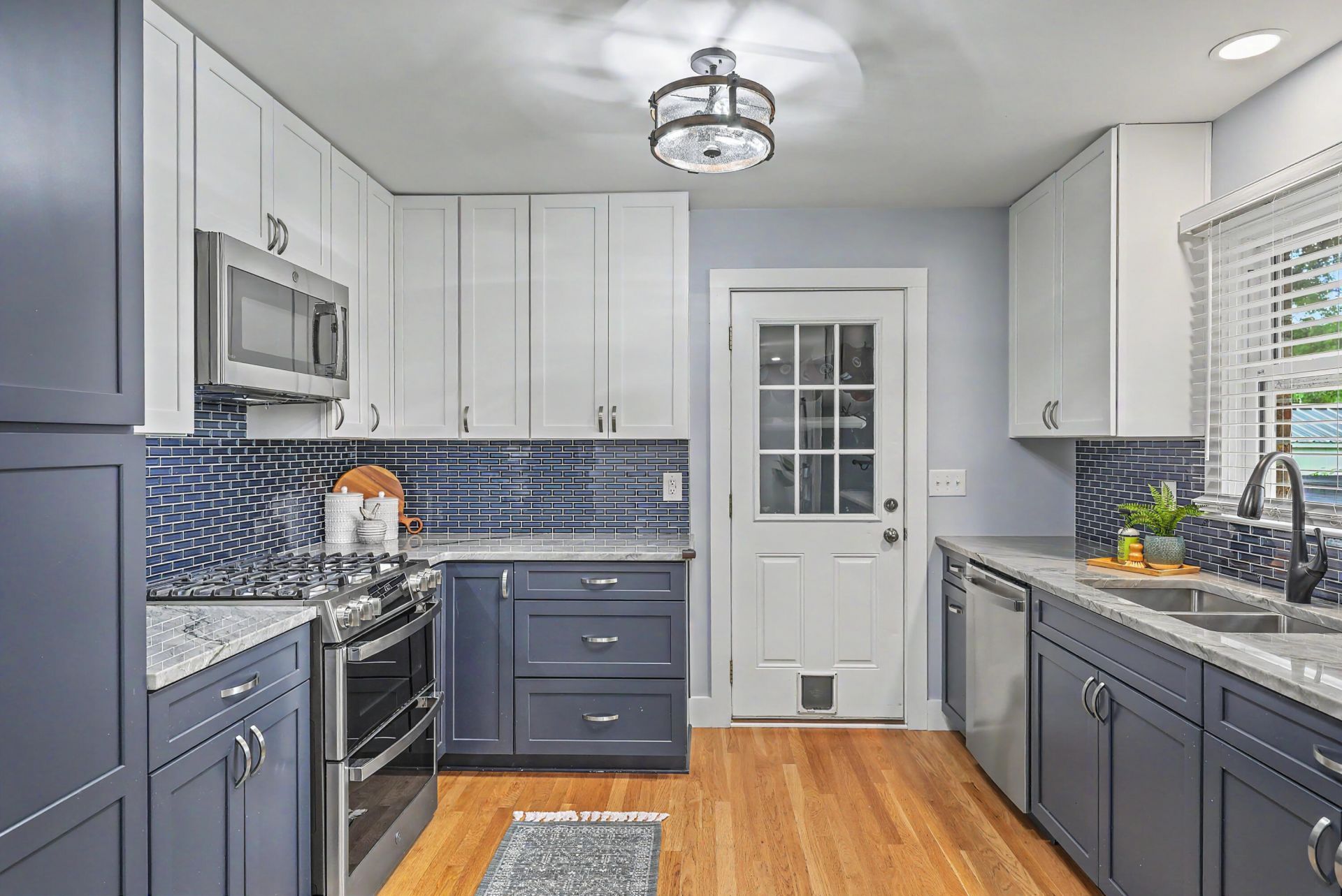 2050 Bishop Drive Photo 15