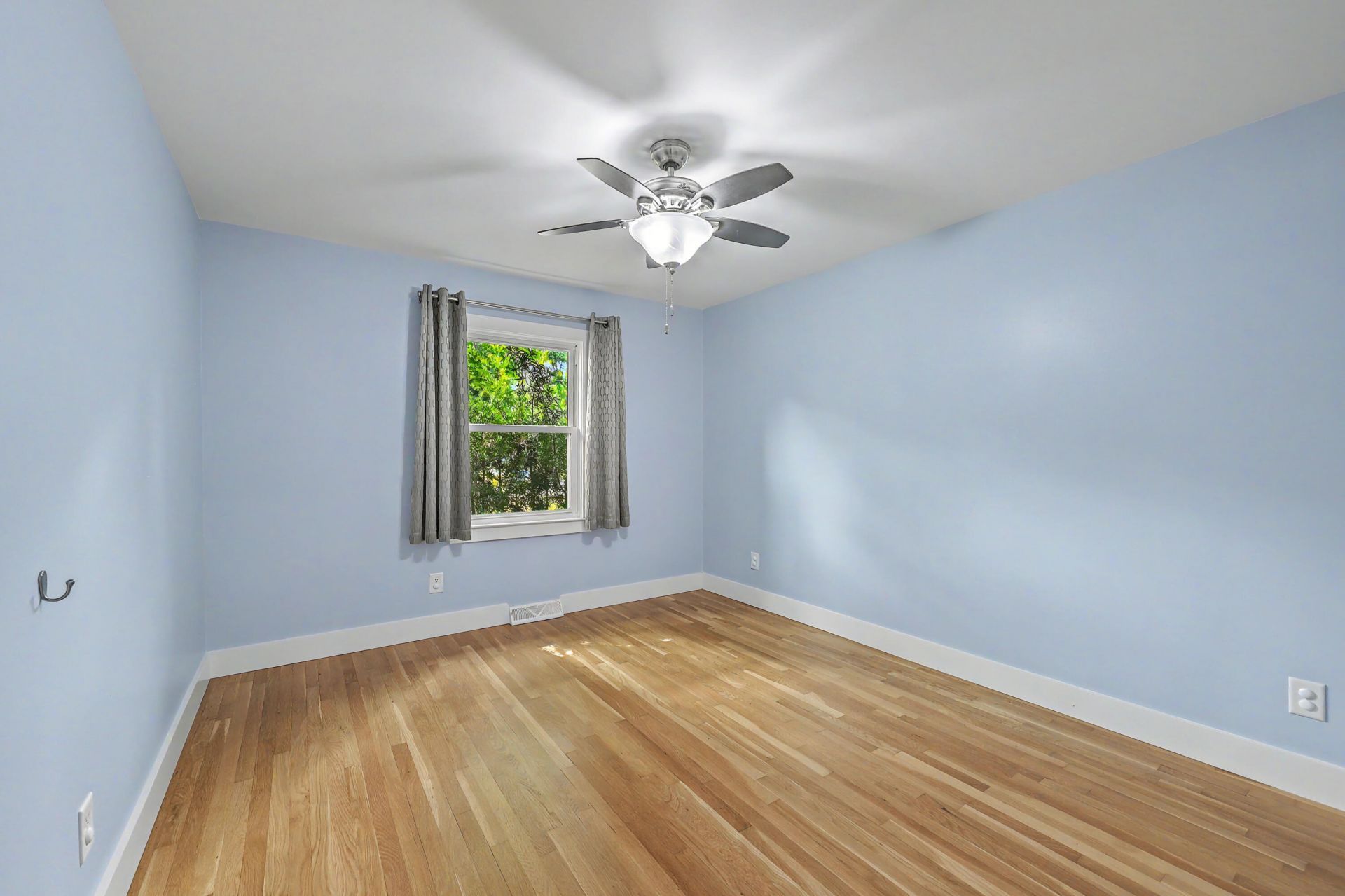 2050 Bishop Drive Photo 25