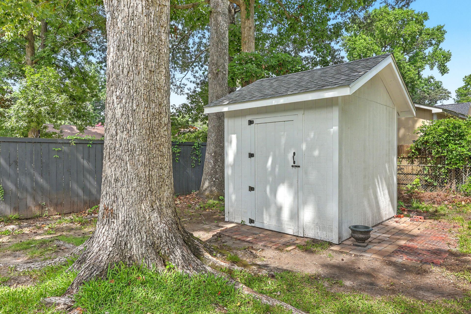 2050 Bishop Drive Photo 29