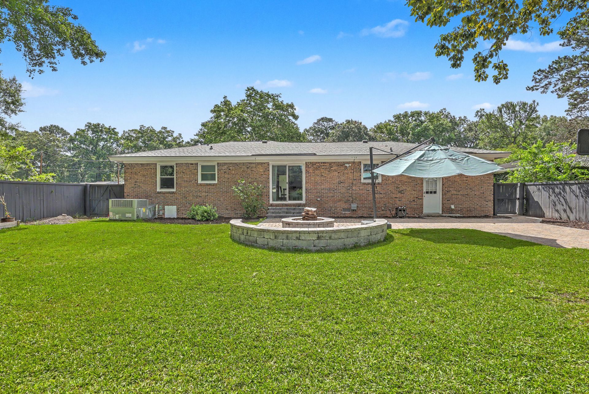 2050 Bishop Drive Photo 31