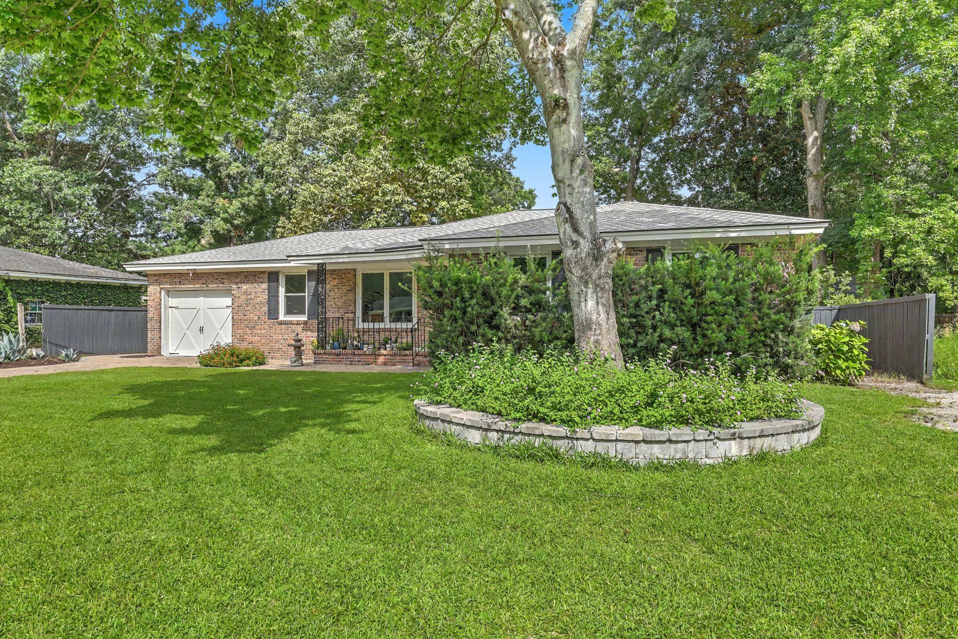 2050 Bishop Drive Photo 32