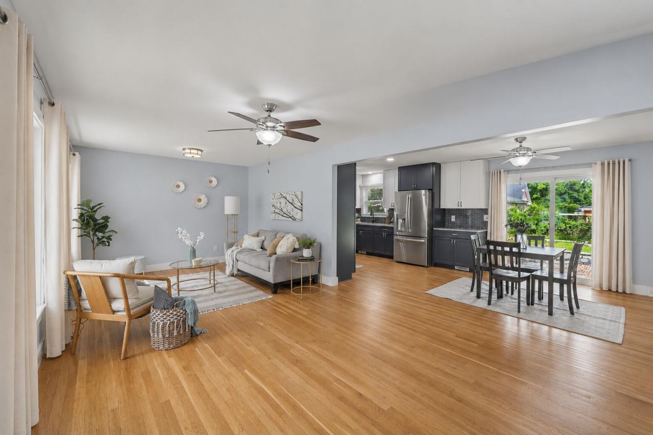 2050 Bishop Drive Photo 5