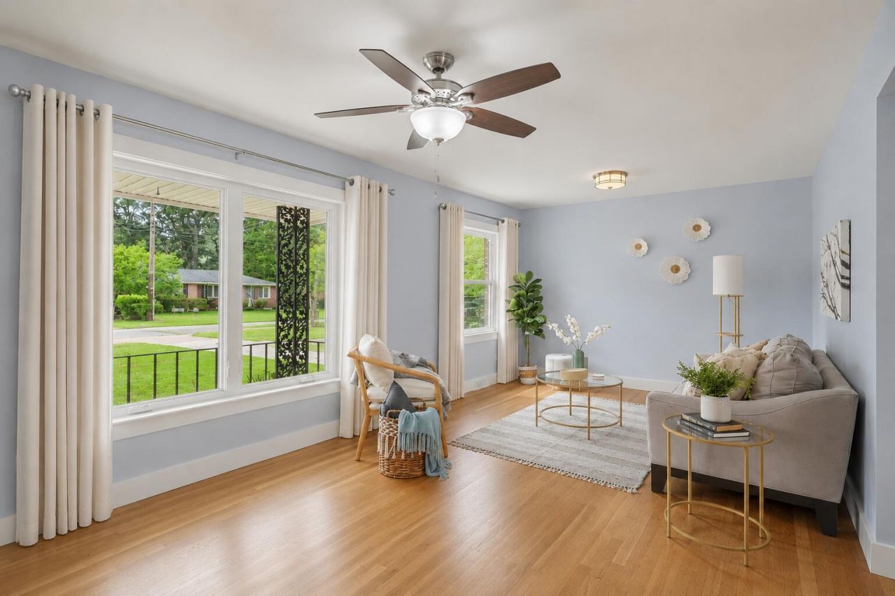 2050 Bishop Drive Photo 6