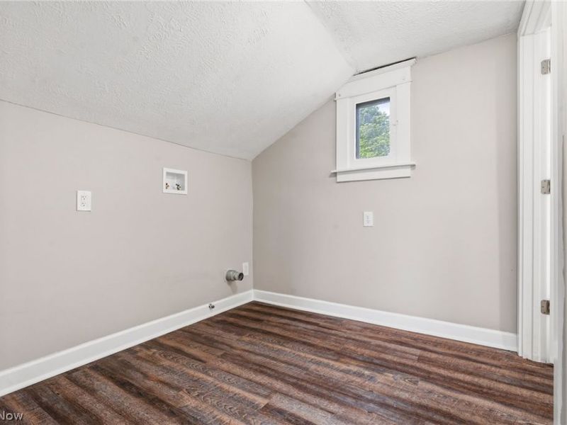 678 Essex Street, Akron, OH 44306 Photo 15