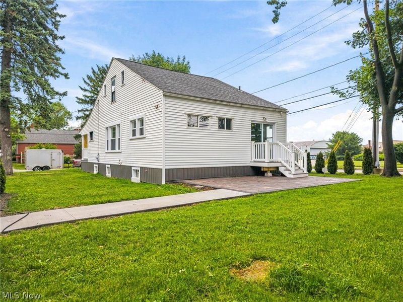 678 Essex Street, Akron, OH 44306 Photo 19
