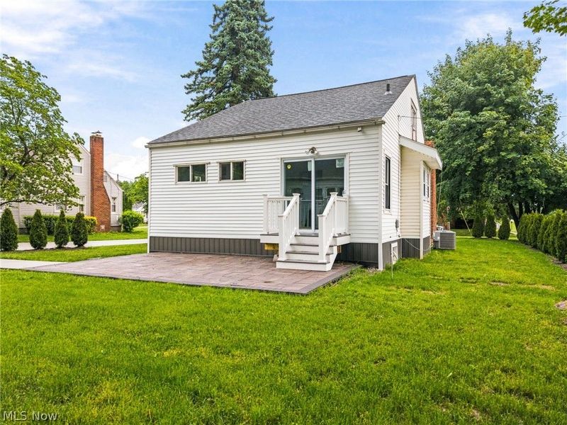 678 Essex Street, Akron, OH 44306 Photo 20