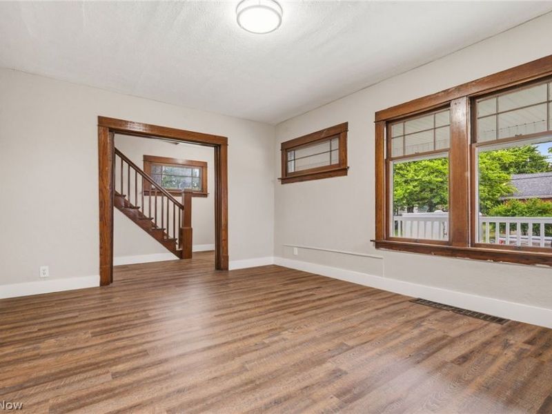 678 Essex Street, Akron, OH 44306 Photo 5