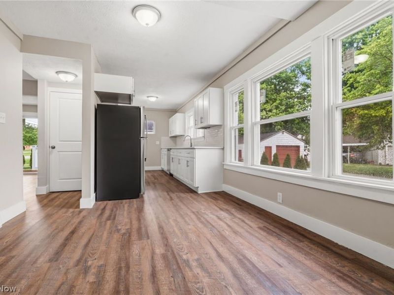 678 Essex Street, Akron, OH 44306 Photo 8