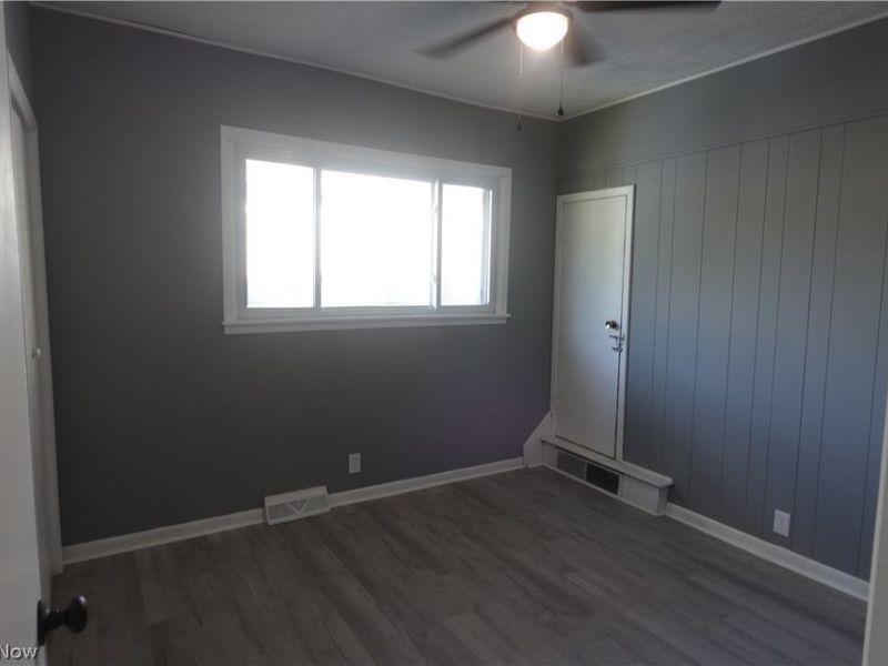 734 Main Street, Bridgeport, OH 43912 Photo 10