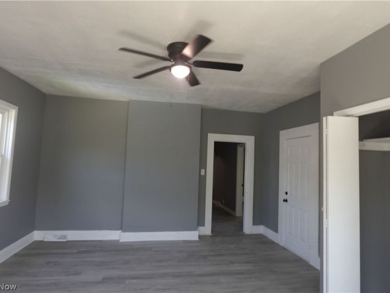 734 Main Street, Bridgeport, OH 43912 Photo 12