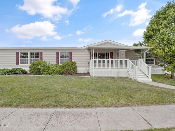 715 S Holland Sylvania Road , Toledo, OH 43615