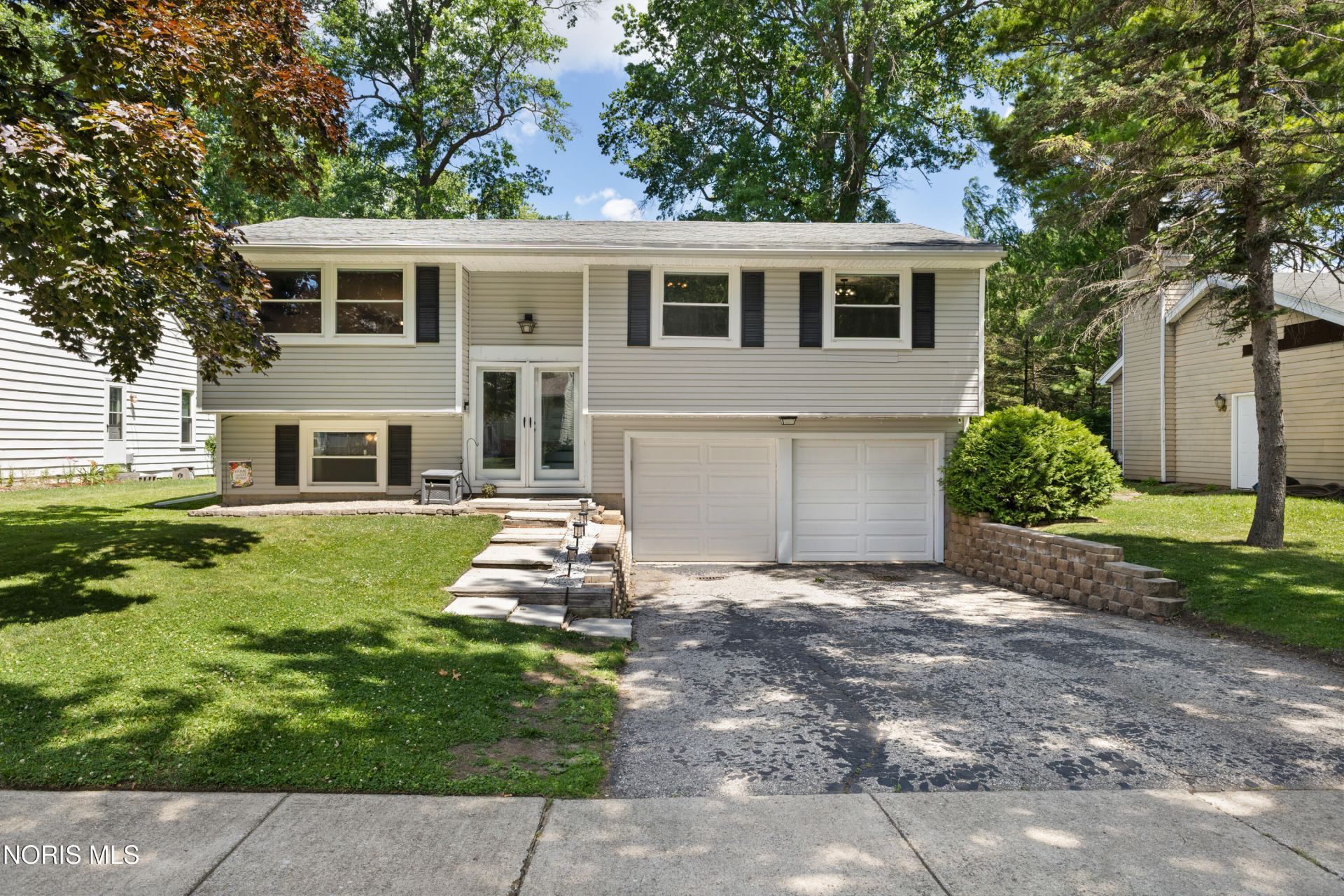 6126 Pembridge Drive, Toledo, OH 43615 Main Photo