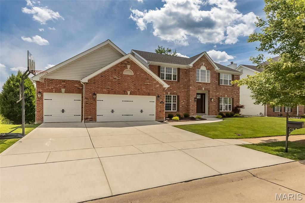 733 Castle Ridge Drive, Ballwin, MO 63021 Main Photo