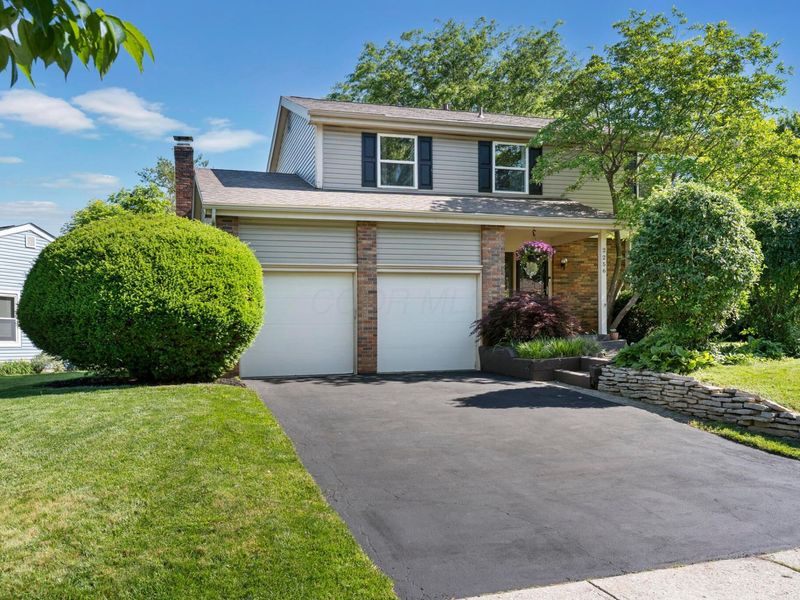 2256 Worthingwoods Boulevard, Powell, OH 43065 Photo 2