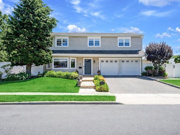 51 Skylark Road , Massapequa Park, NY 11762