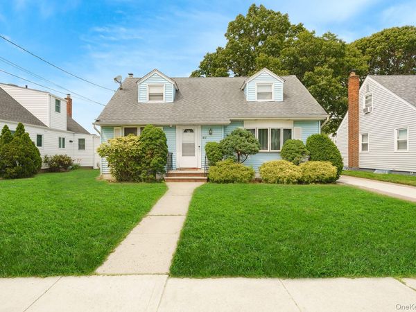 87 E Fenimore Street , Valley Stream, NY 11580