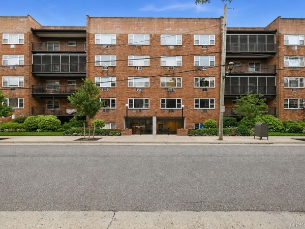 101 Lincoln Avenue , Unit 4K, Mineola, NY 11501