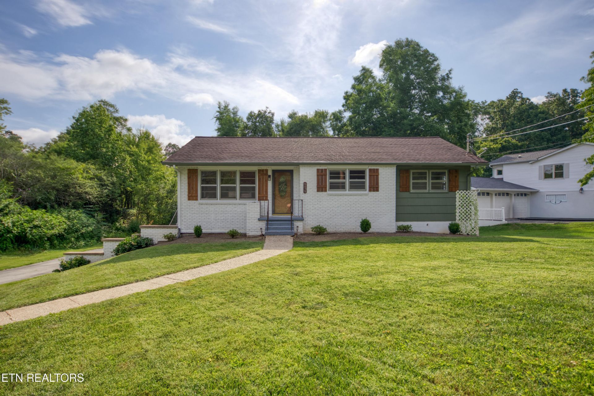 916 Mallory Rd, Knoxville, TN 37919 Main Photo