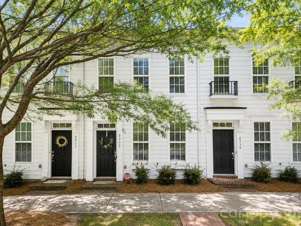 8935 Socata Way, Charlotte, NC 28269