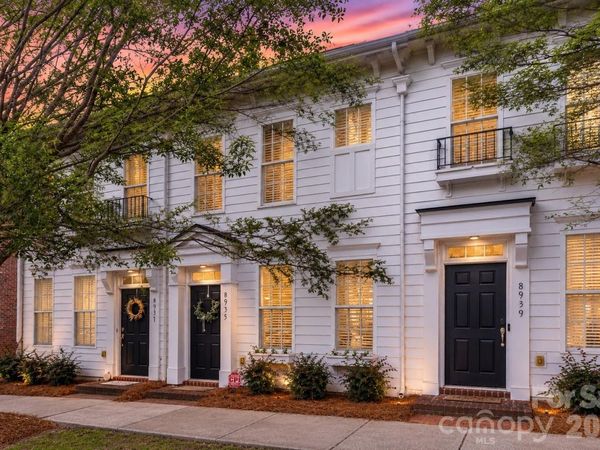 8935 Socata Way, Charlotte, NC 28269