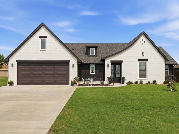 1214 N Main Street, Perkins, OK 74059