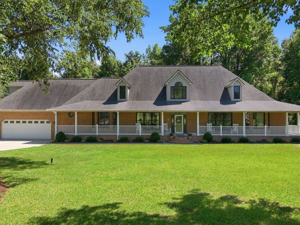 215 Edgebrook Drive , Pikeville, NC 27863