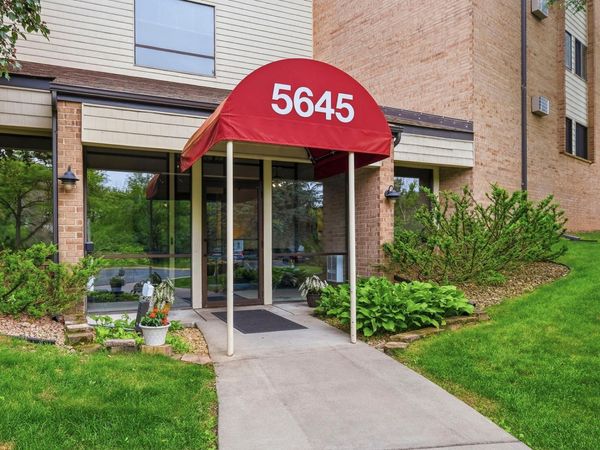 5645 Green Circle Drive, Unit 305, Hopkins, MN 55343