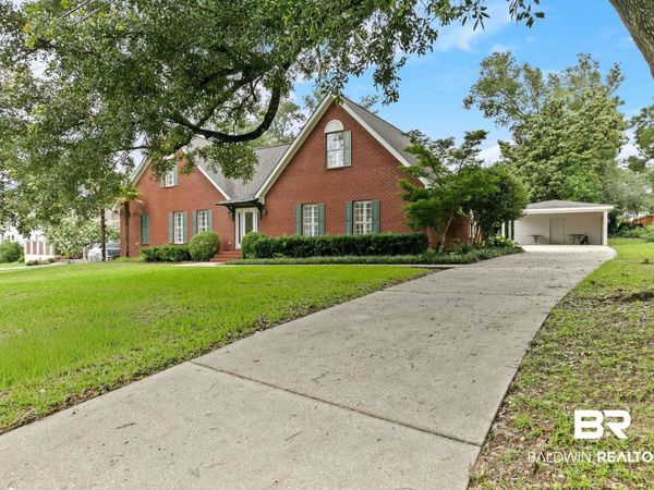 207 Perdido Avenue, Fairhope, AL 36532