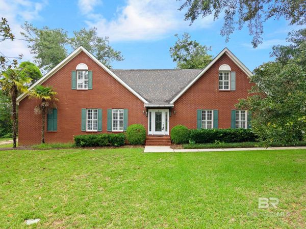 207 Perdido Avenue, Fairhope, AL 36532
