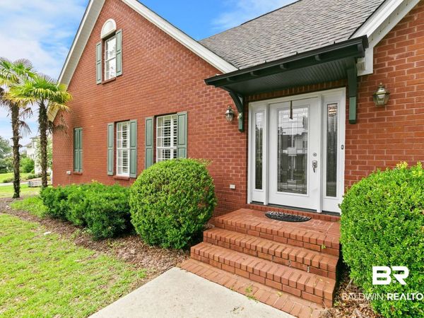 207 Perdido Avenue, Fairhope, AL 36532