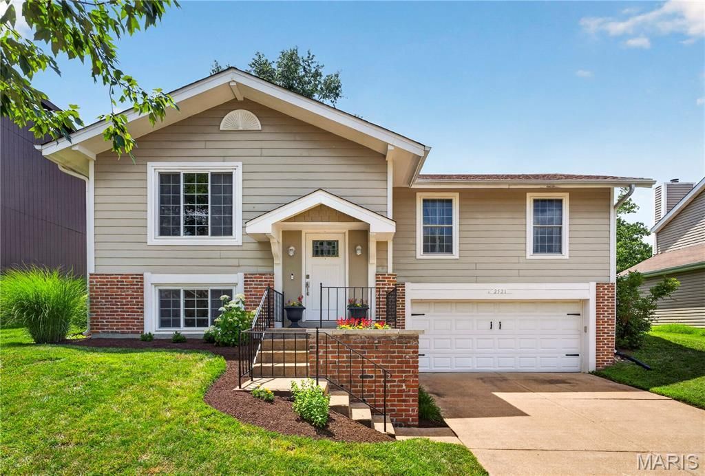 2521 Rain Forest Drive, Wildwood, MO 63011 Main Photo