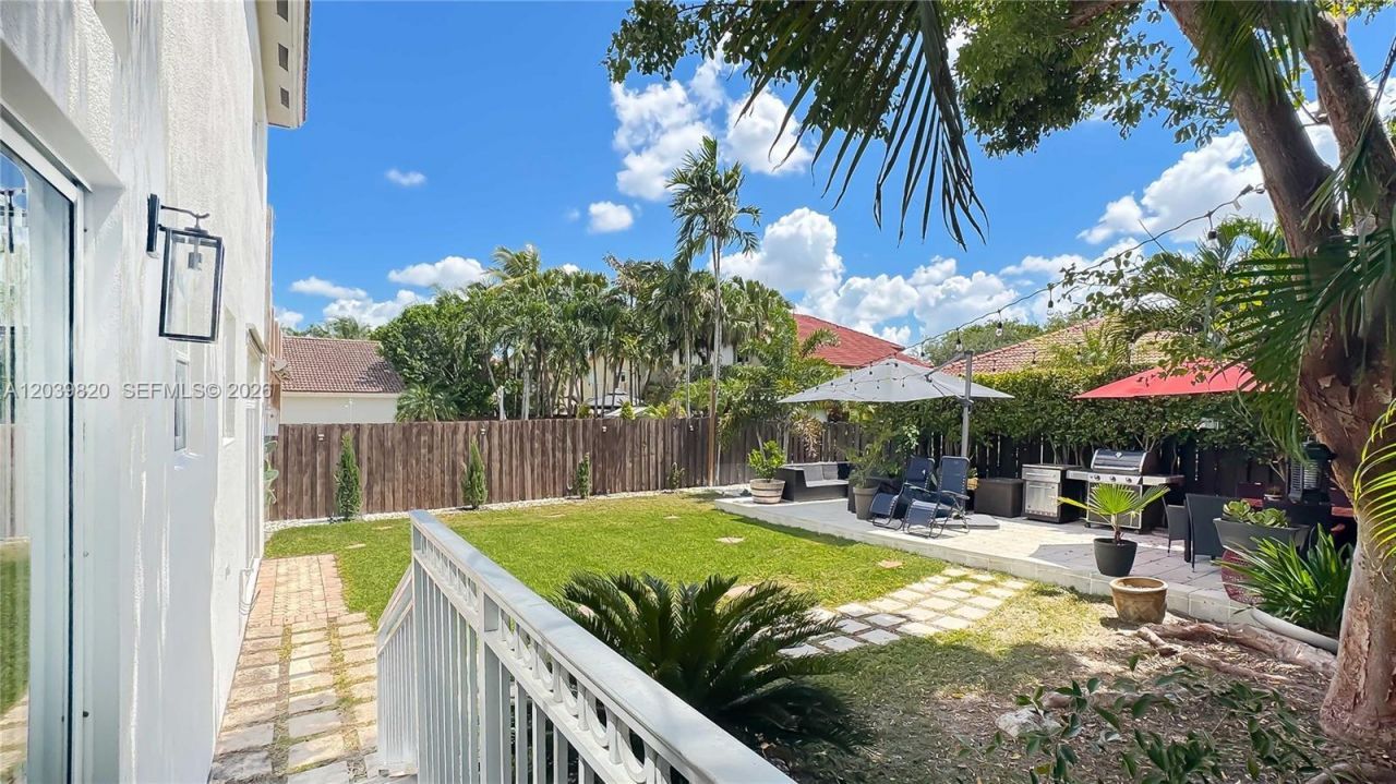 5853 NW 111th Ave , Doral, FL 33178 Photo