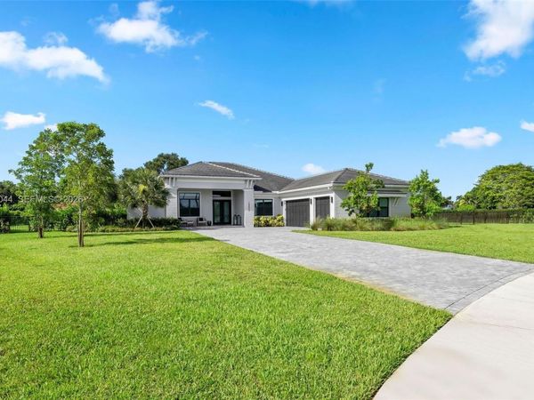 14850 Millstone Ranches Dr , Davie, FL 33331