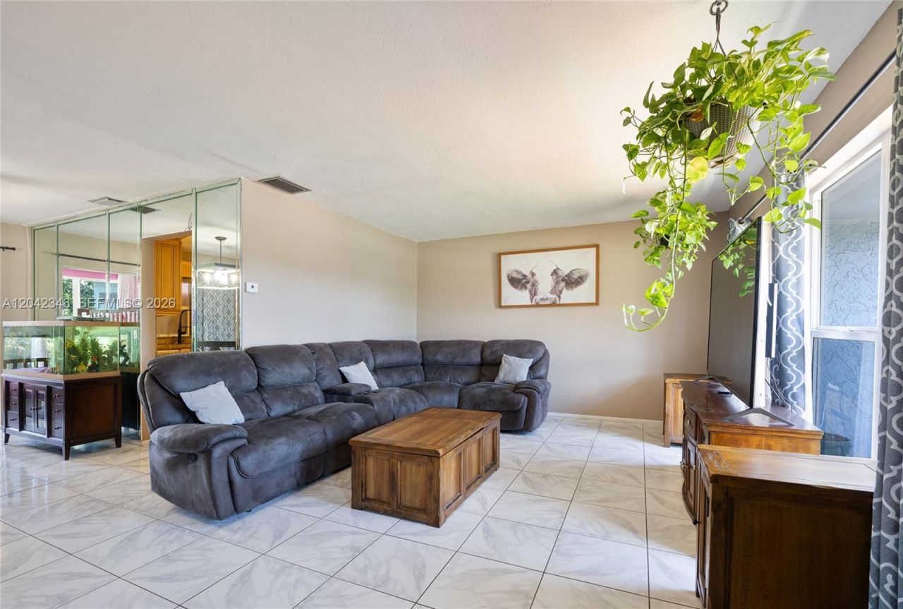 8350 NW 27th Pl , Sunrise, FL 33322 Photo
