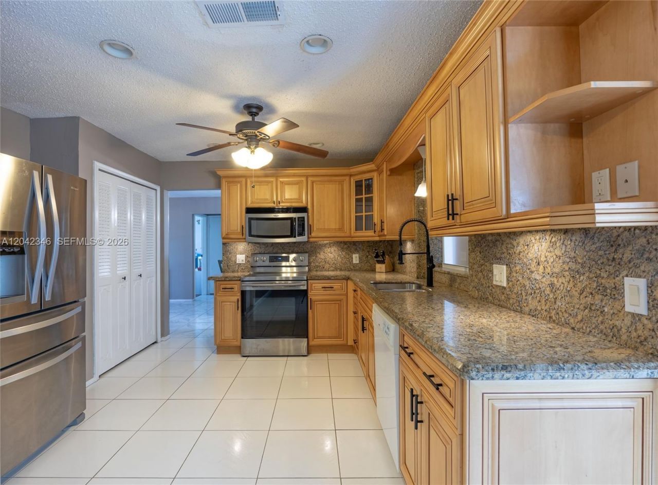 8350 NW 27th Pl , Sunrise, FL 33322 Photo
