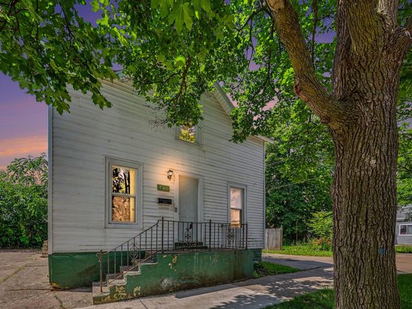 740 12th Street NW, Grand Rapids, MI 49504