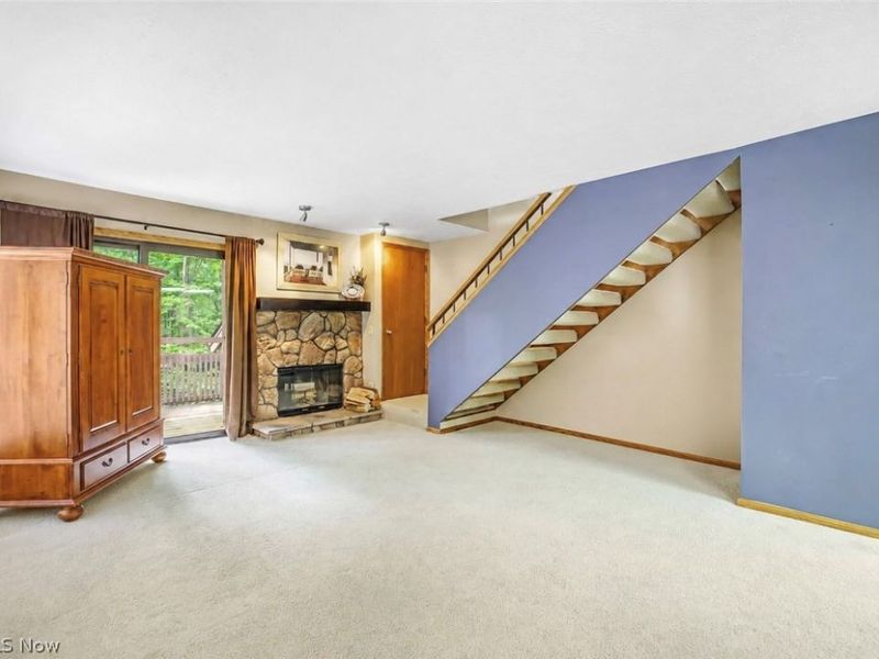 593 Meredith Lane, Cuyahoga Falls, OH 44223 Photo 3